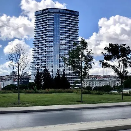 Apartamento Secured Lux 1-bedrroom - Gym, Sauna & Parking 101 *